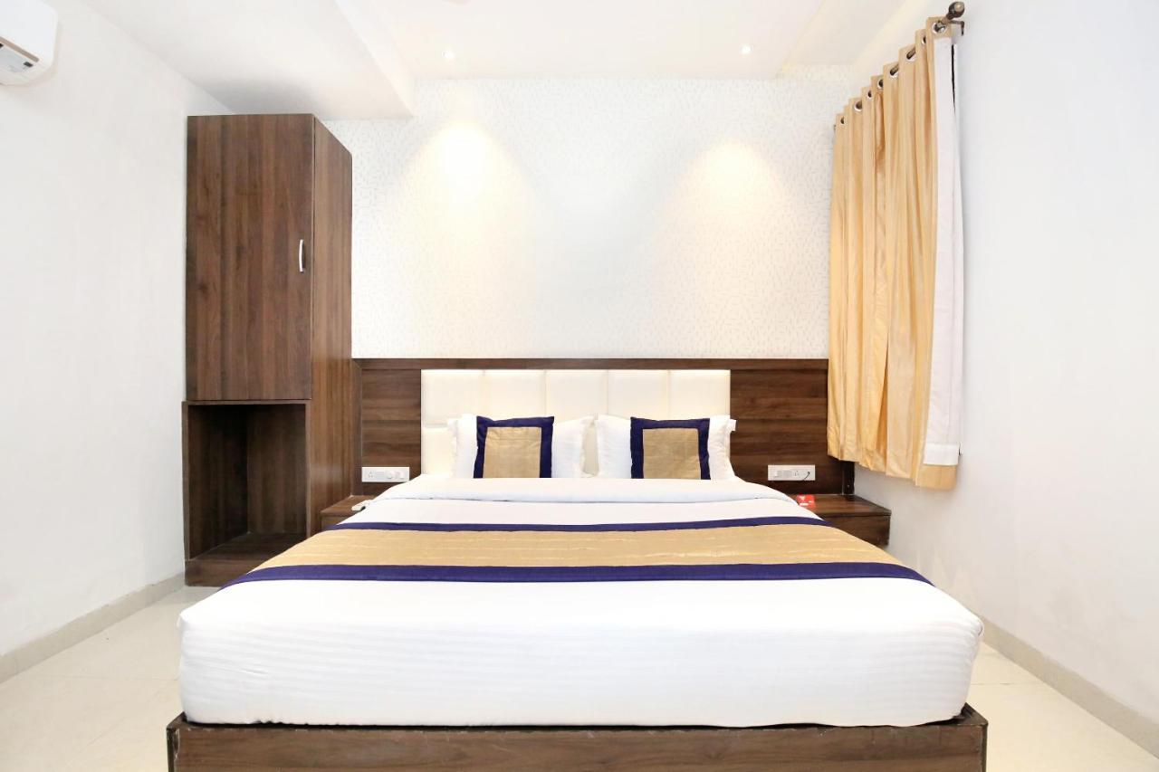 โอโย 11680 โฮเต็ล แกรนด์ สตาร์ Hotel อัมริตสา ภายนอก รูปภาพ