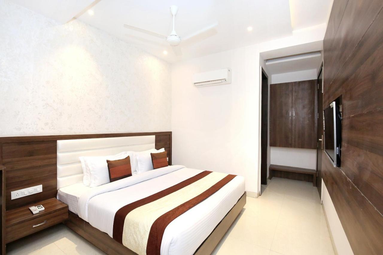 โอโย 11680 โฮเต็ล แกรนด์ สตาร์ Hotel อัมริตสา ภายนอก รูปภาพ